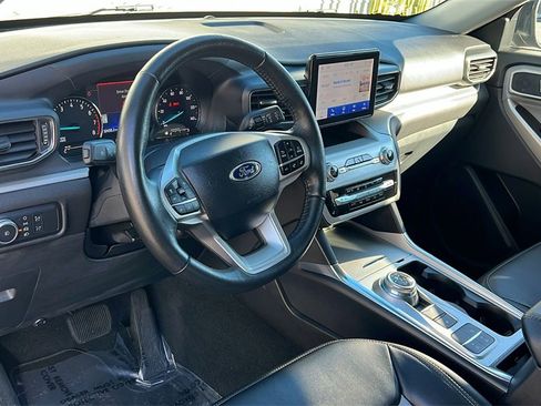 Certified 2022 Ford Explorer XLT w/ Equipment Group 202A image 10