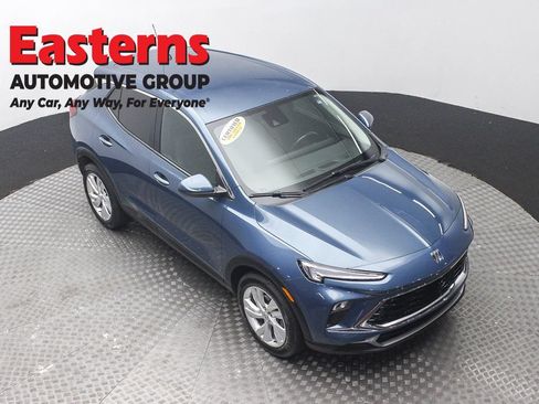 Used 2024 Buick Encore GX Preferred FWD image 3