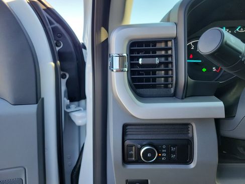 New 2026 Ford F550 4x4 Crew Cab image 23