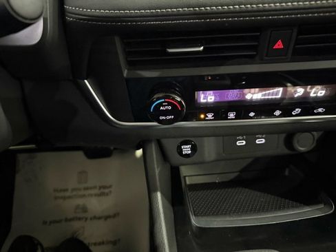 Certified 2025 Nissan Rogue SV image 19