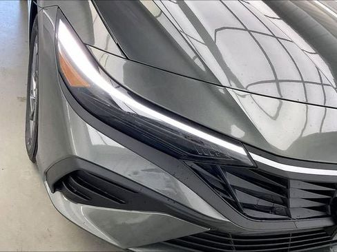 New 2026 Hyundai Elantra Hybrid FWD image 15