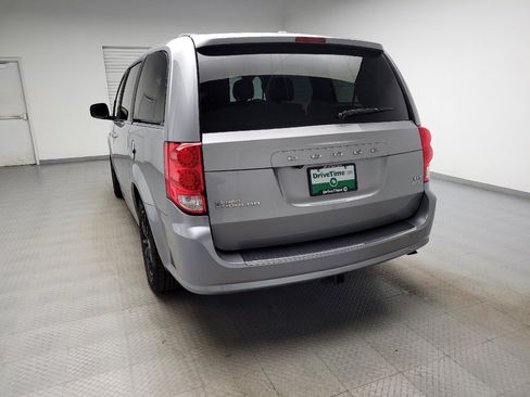 Used 2019 Dodge Grand Caravan SXT image 6