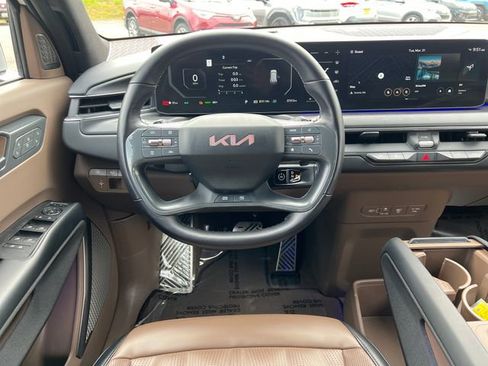 Used 2024 Kia EV9 GT-Line AWD/4WD image 18