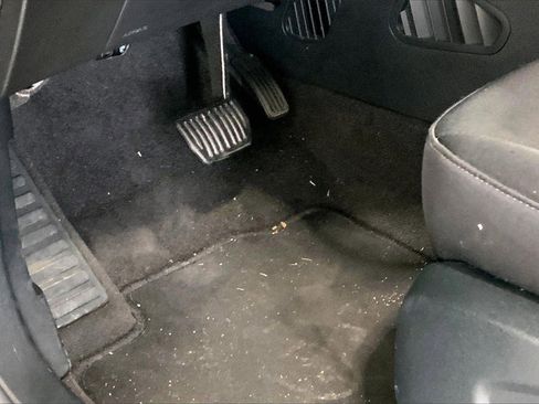 Used 2020 Ford Edge SE image 22