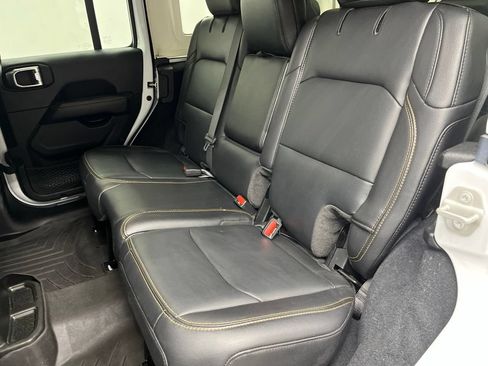 Used 2024 Jeep Wrangler Unlimited Sahara AWD/4WD image 20