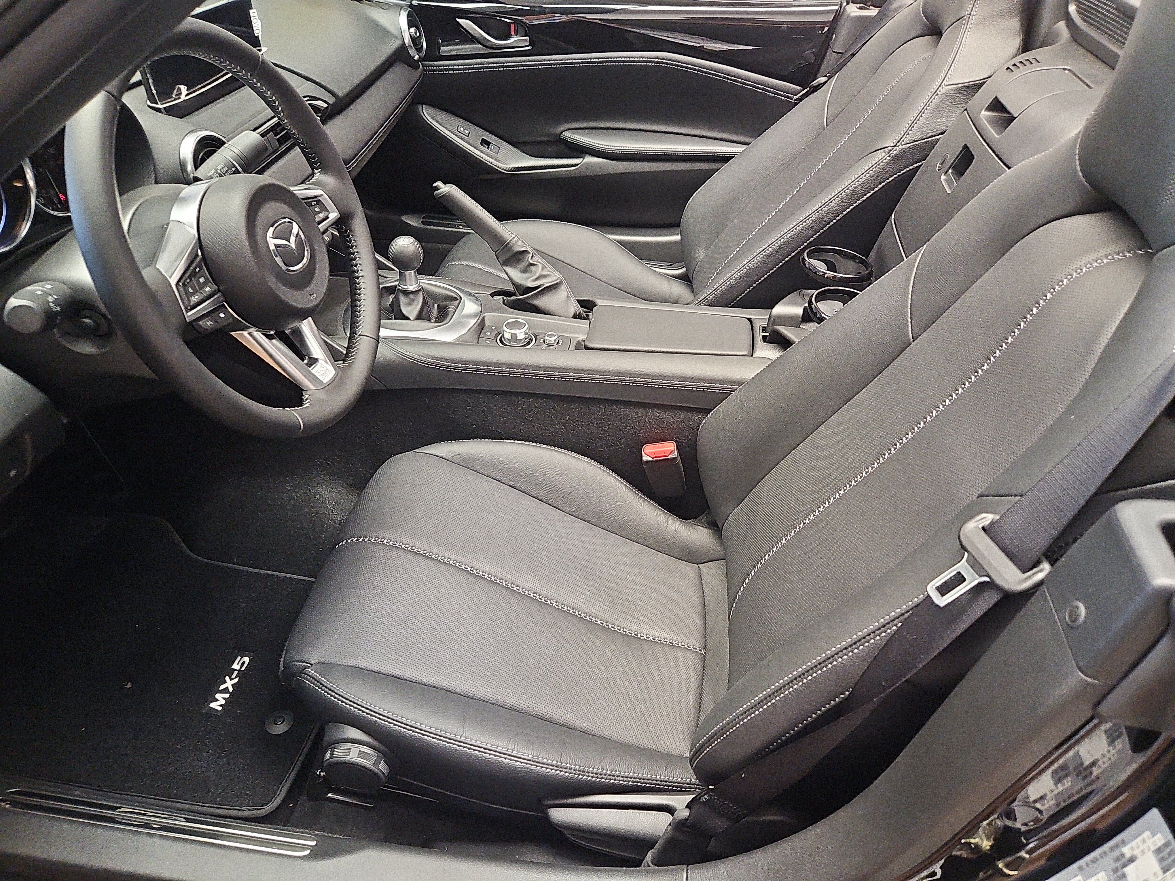 New 2026 MAZDA MX-5 Miata Grand Touring w/ Appearance Package RWD image 15
