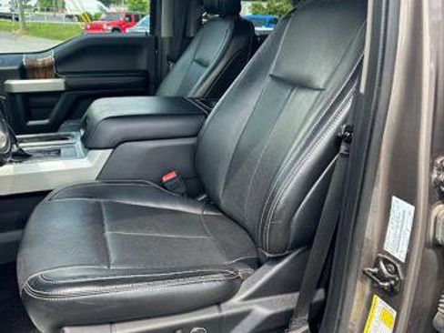 Used 2018 Ford F150 Lariat w/ Trailer Tow Package image 8