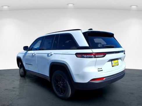 New 2026 Jeep Grand Cherokee 4WD image 7