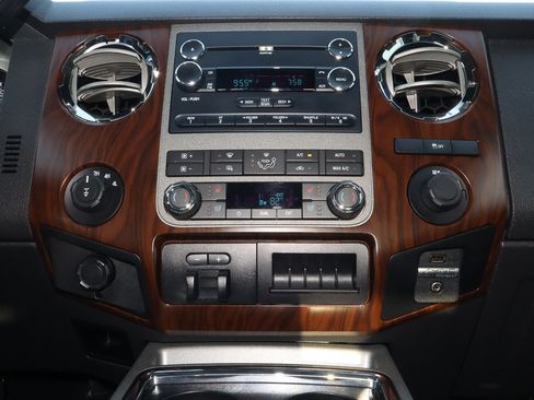 Used 2011 Ford F250 Lariat w/ Lariat Interior Pkg AWD/4WD image 11
