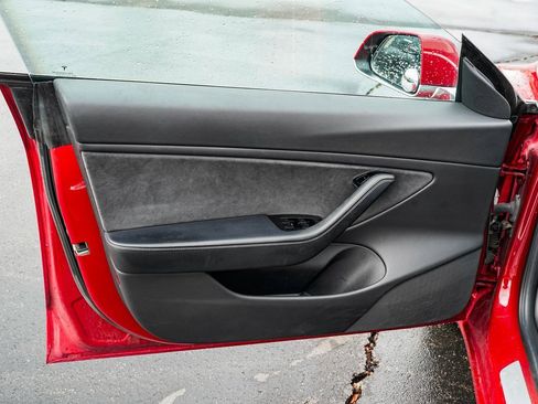 Used 2018 Tesla Model 3 Mid Range image 8