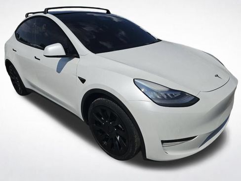Used 2021 Tesla Model Y Long Range AWD/4WD image 10