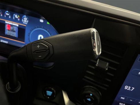 Used 2024 Ford F250 Platinum image 23