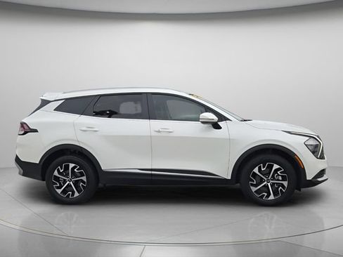 Used 2023 Kia Sportage EX AWD/4WD image 9