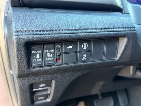 Used 2023 Honda Odyssey EX-L image 24