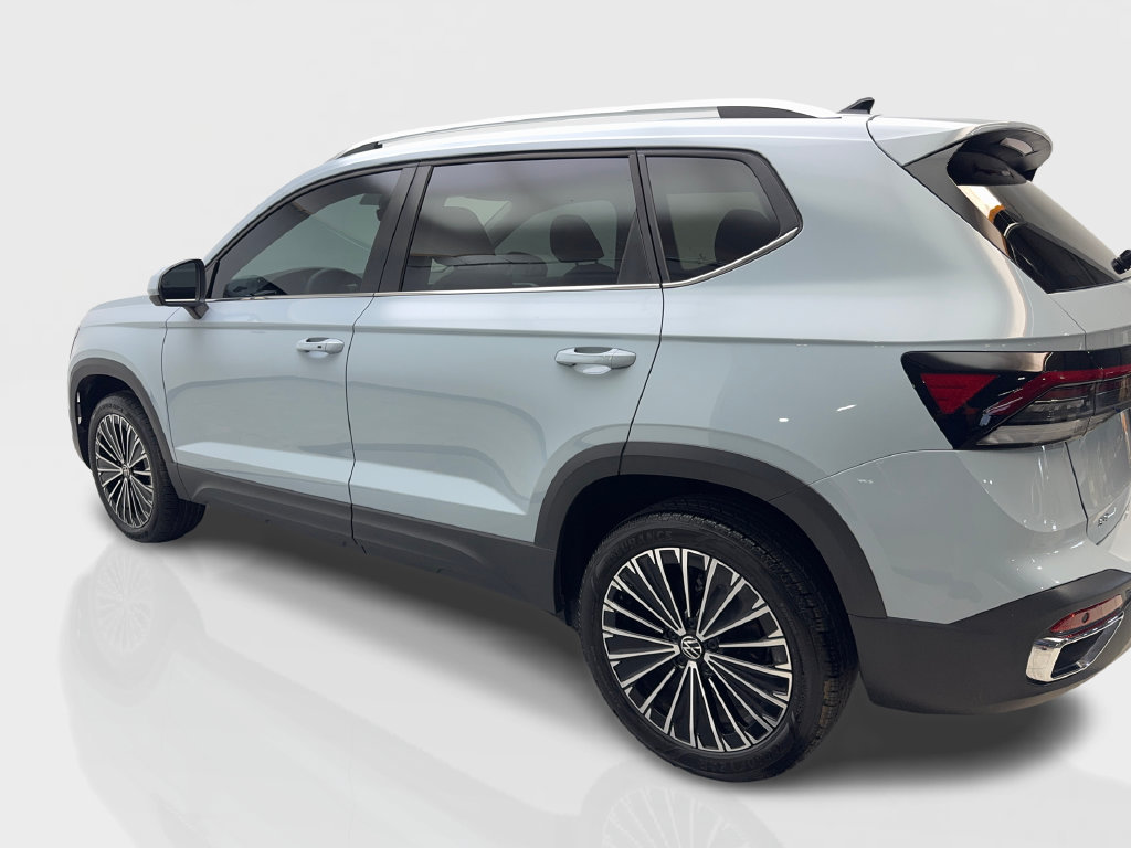 Used 2025 Volkswagen Taos SE FWD image 15