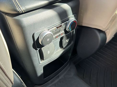 Used 2021 Ford Explorer Limited w/ Equipment Group 301A RWD image 12