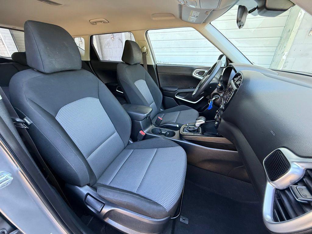Used 2022 Kia Soul LX w/ Technology Package FWD image 36