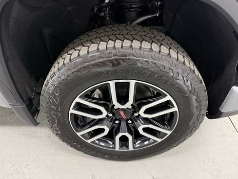 New 2026 GMC Sierra 1500 AT4 w/ Technology Package AWD/4WD image 4