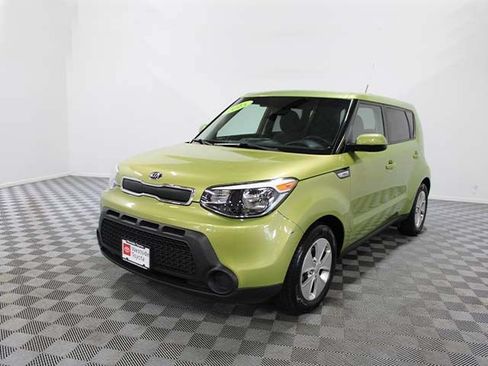 Used 2015 Kia Soul FWD image 2