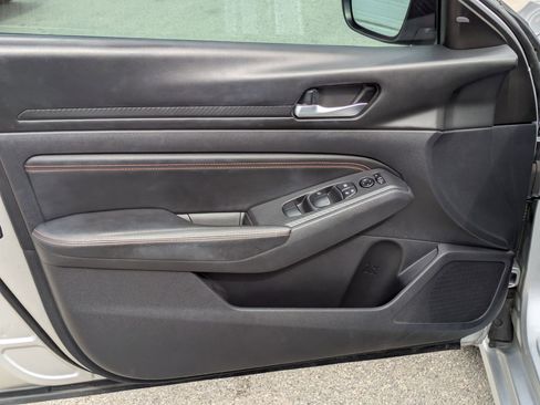 Used 2020 Nissan Altima 2.5 SR image 11