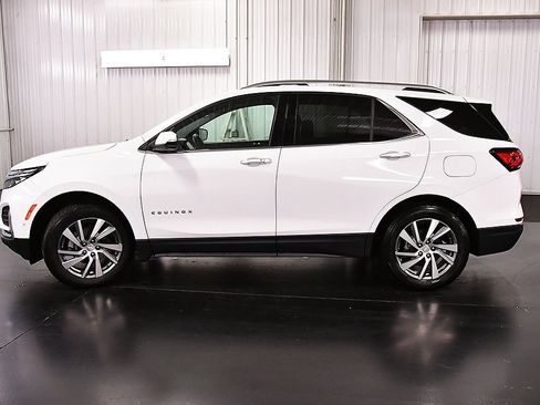 Used 2022 Chevrolet Equinox Premier image 4