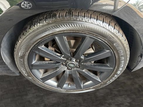 Used 2019 Land Rover Range Rover Velar R-Dynamic SE AWD/4WD image 39