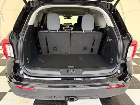 New 2026 Ford Explorer Active image 4