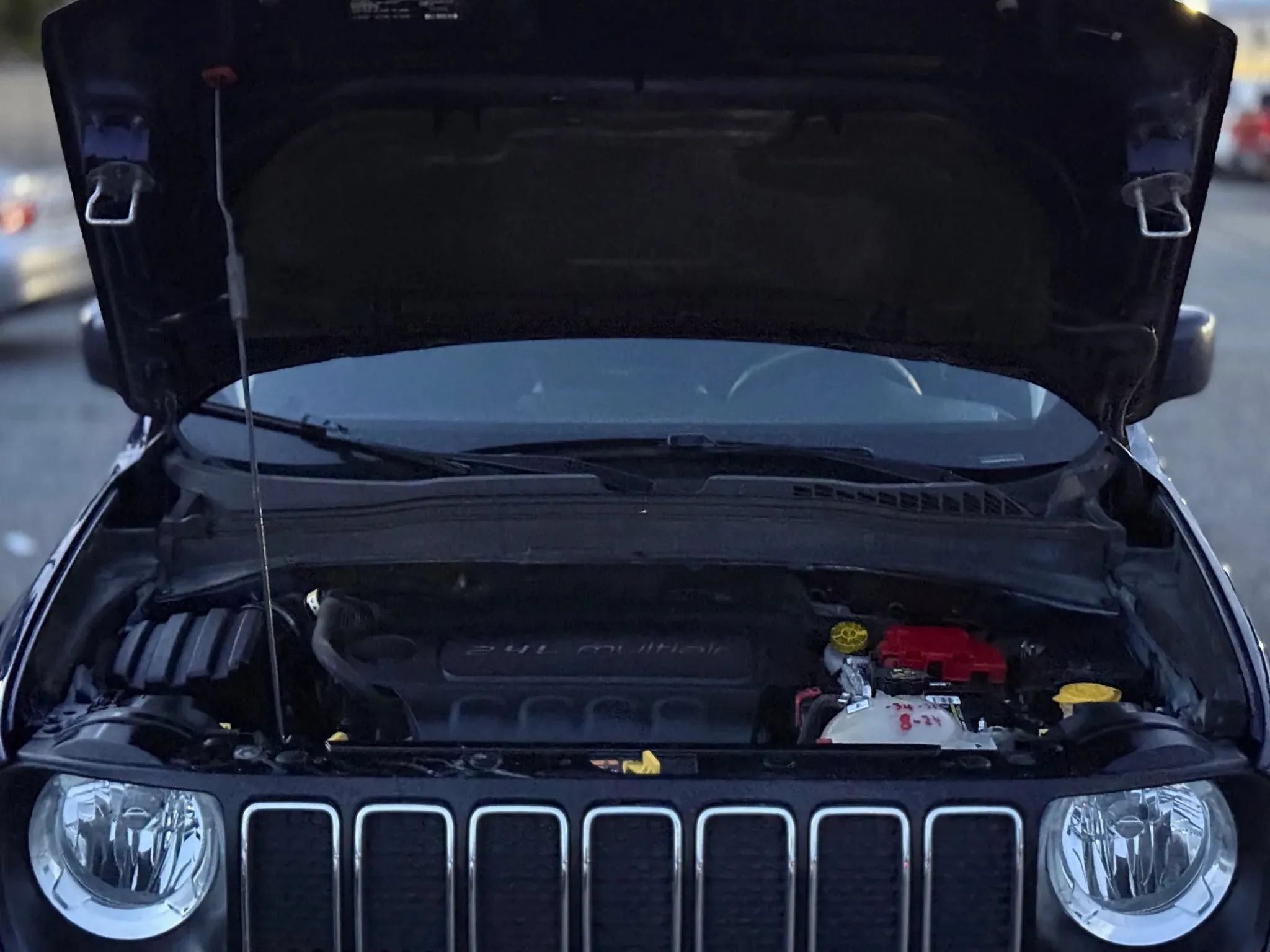 Used 2020 Jeep Renegade Latitude w/ Cold Weather Group AWD/4WD image 28