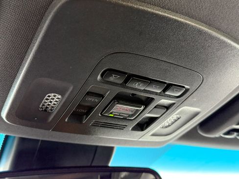 Used 2019 Toyota Avalon XLE image 27