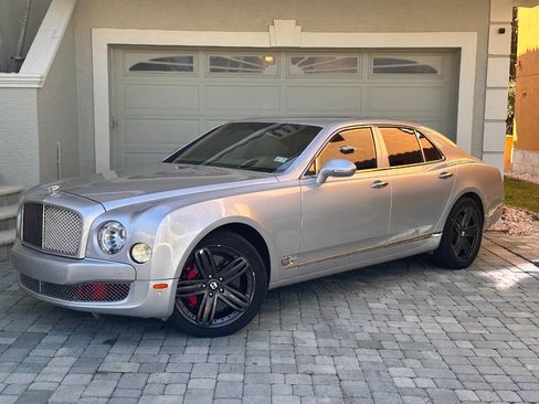 Used 2011 Bentley Mulsanne RWD image 4