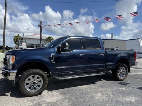 Used 2019 Ford F250 Lariat w/ Lariat Ultimate Package AWD/4WD image 3