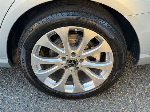 Used 2019 Mercedes-Benz E 300 4MATIC image 16