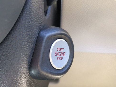 Used 2015 Volkswagen Eos Executive image 29