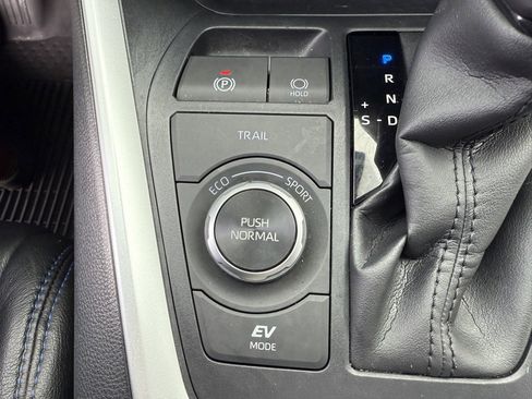 Used 2023 Toyota RAV4 SE image 26