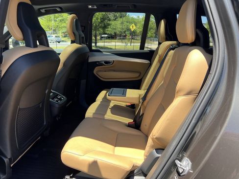 Used 2018 Volvo XC90 T6 Momentum w/ Convenience Package AWD/4WD image 9