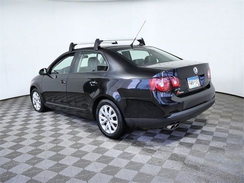 Used 2010 Volkswagen Jetta Limited Edition image 5