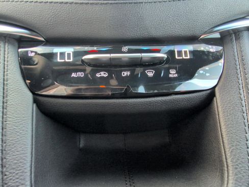 New 2025 Cadillac XT5 Luxury image 23