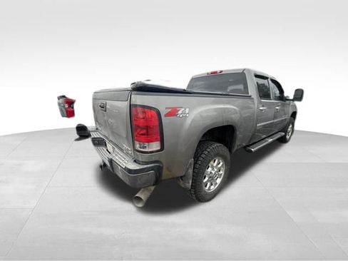 Used 2014 GMC Sierra 2500 Denali w/ Suspension Package, Off-Road image 16