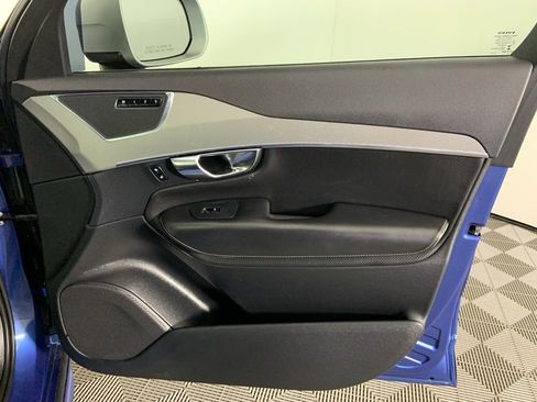 Used 2016 Volvo XC90 T5 R-Design image 23