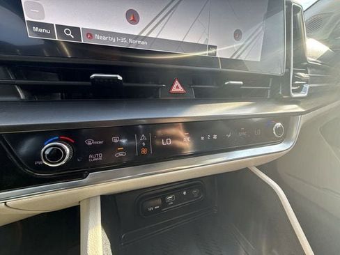 Used 2024 Kia Sportage EX image 19