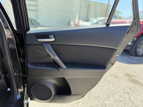 Used 2013 MAZDA MAZDA3 i Touring image 22