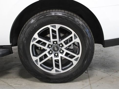 Used 2025 Ford Expedition Active AWD/4WD image 21