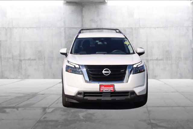 Certified 2025 Nissan Pathfinder SV AWD/4WD image 4