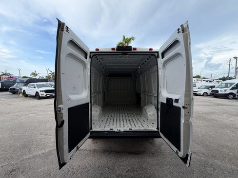 Used 2023 RAM ProMaster 2500 FWD image 5