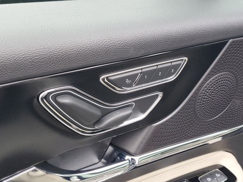 New 2026 Lincoln Corsair Premiere image 9