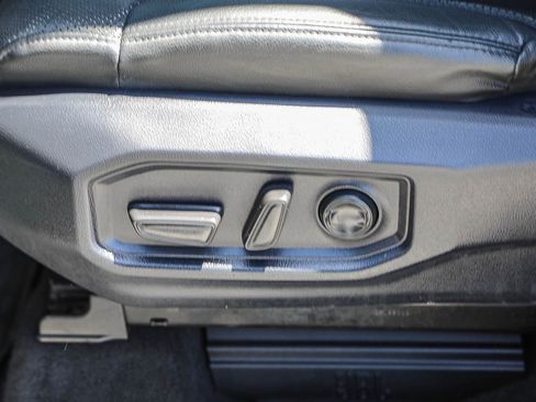 Used 2023 Toyota Tundra Limited AWD/4WD image 19