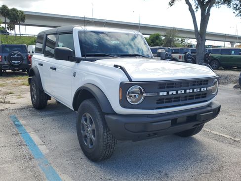 New 2025 Ford Bronco Big Bend image 2
