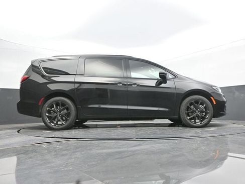 New 2026 Chrysler Pacifica Select w/ S Appearance Package image 58
