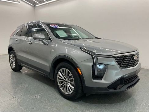 Used 2024 Cadillac XT4 Premium Luxury AWD/4WD image 8
