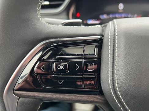 Certified 2023 Jeep Grand Cherokee Overland image 25